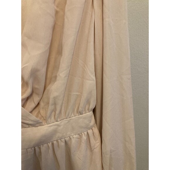 Forever 21 Women’s Romper Peach Long Sleeve Sequins Keyhole Back Small NWT - Picture 5 of 16